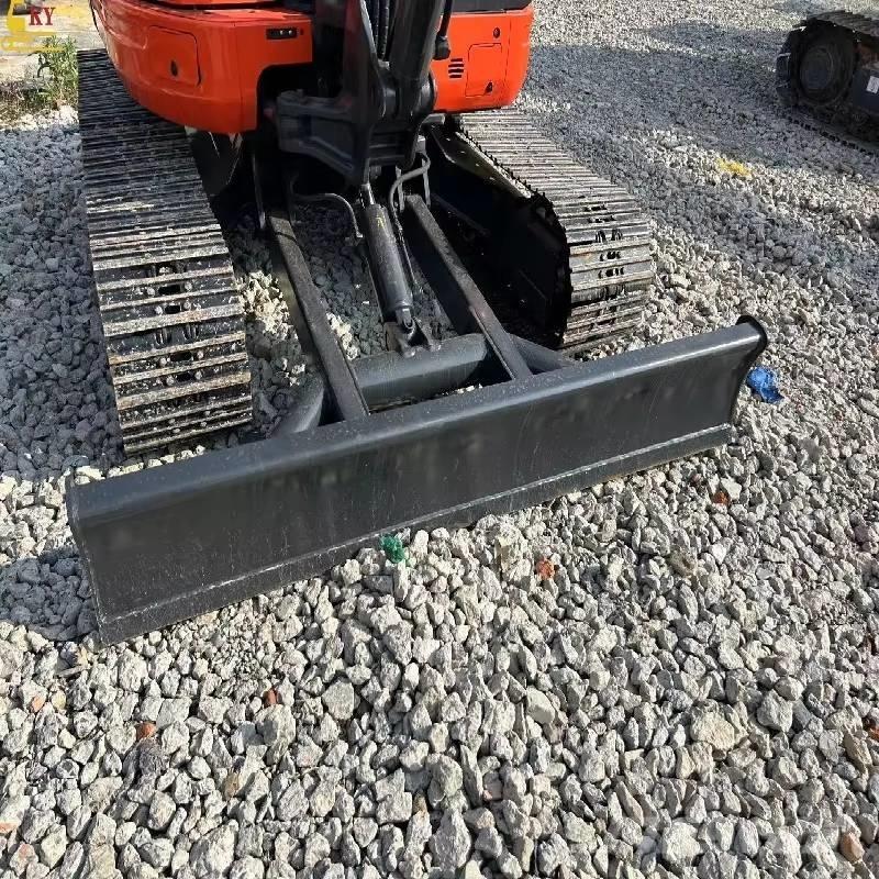 Kubota 163 Pelle sur chenilles