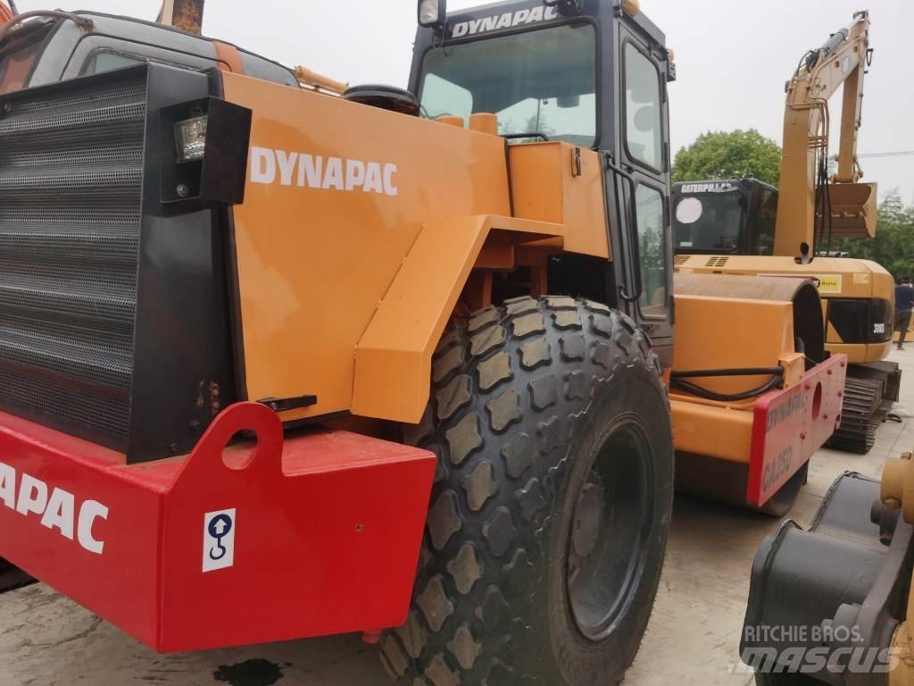 Dynapac CA 25 D Rouleaux monocylindre