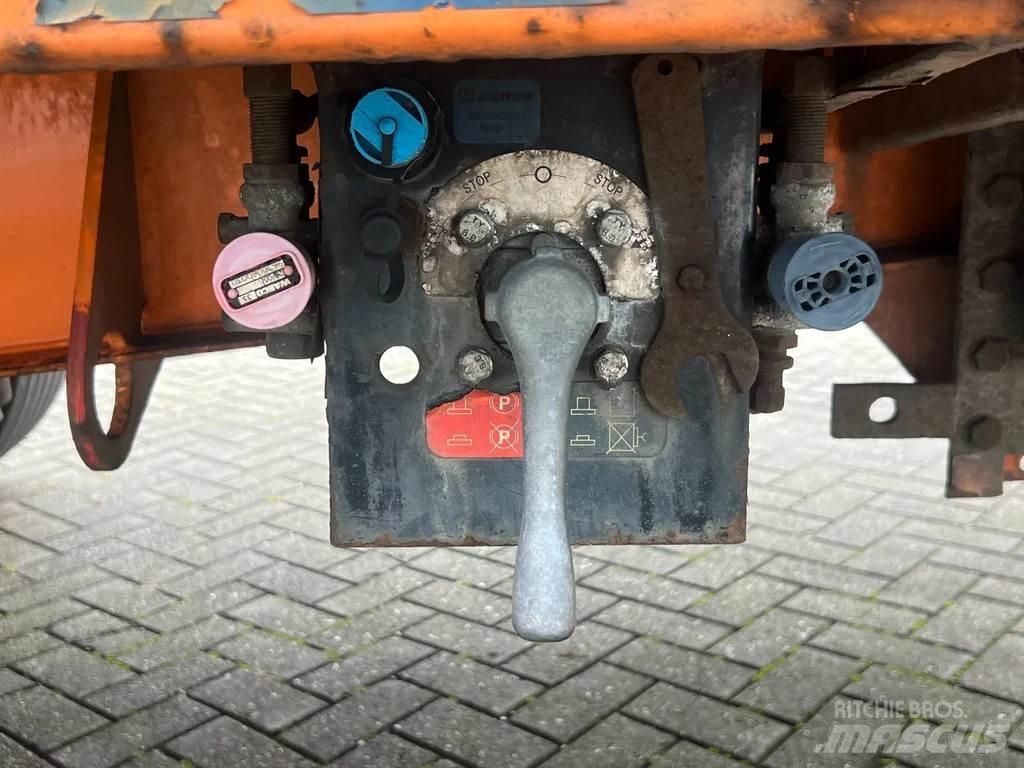 Krone + 3 AXEL + MEGA Semi remorque à rideaux coulissants (PLSC)