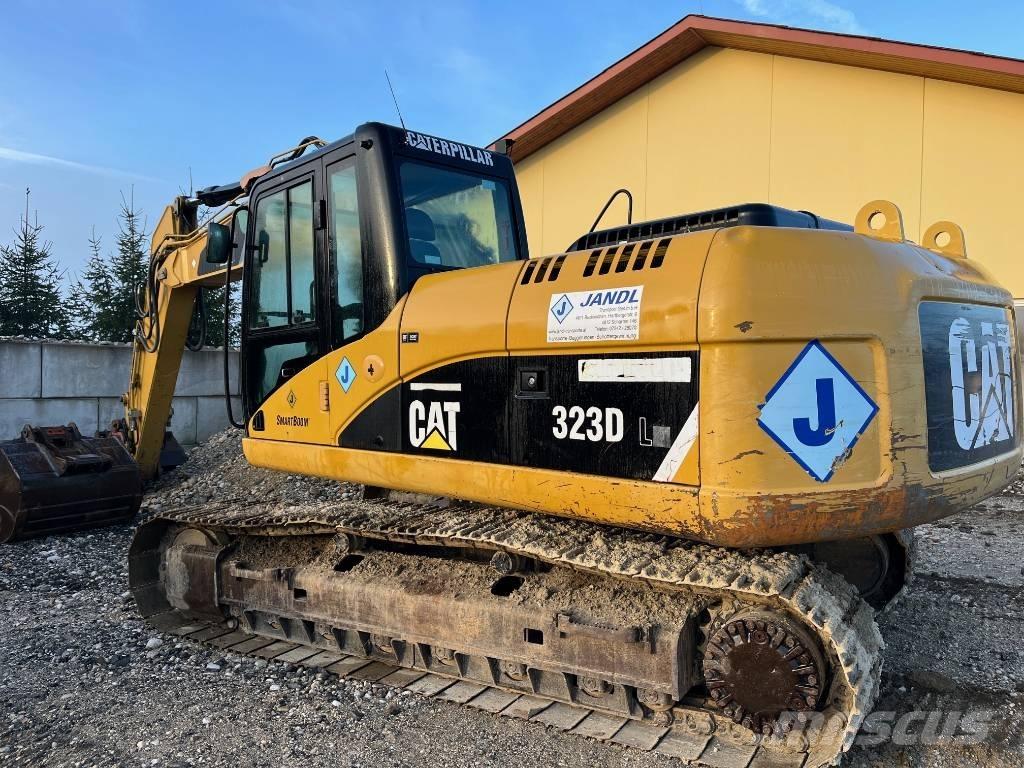 CAT 323 D L Pelle sur chenilles