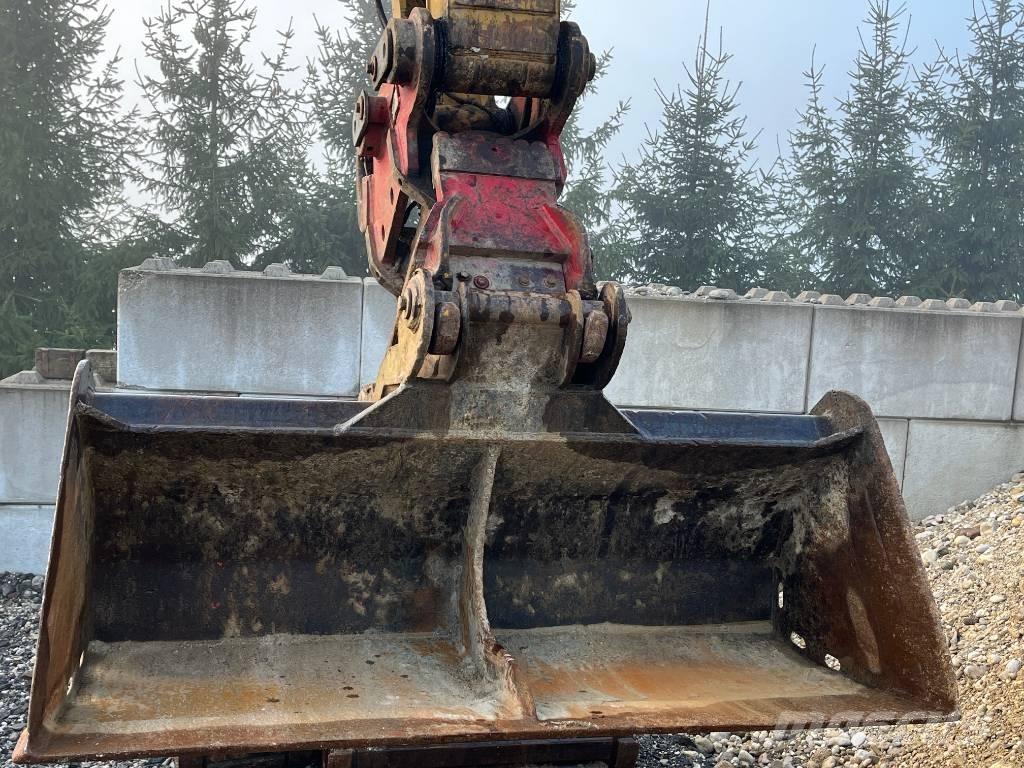 CAT 323 D L Pelle sur chenilles