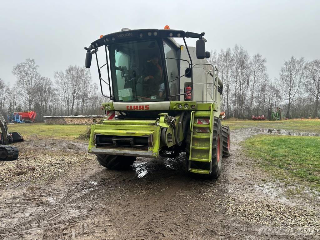 CLAAS Lexion 670 Moissonneuse batteuse