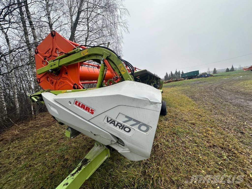CLAAS Lexion 670 Moissonneuse batteuse