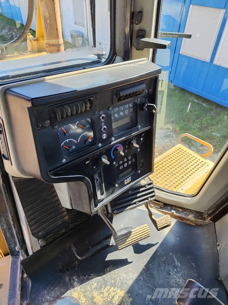 CAT D 6 R XL Bouteurs sur chenilles