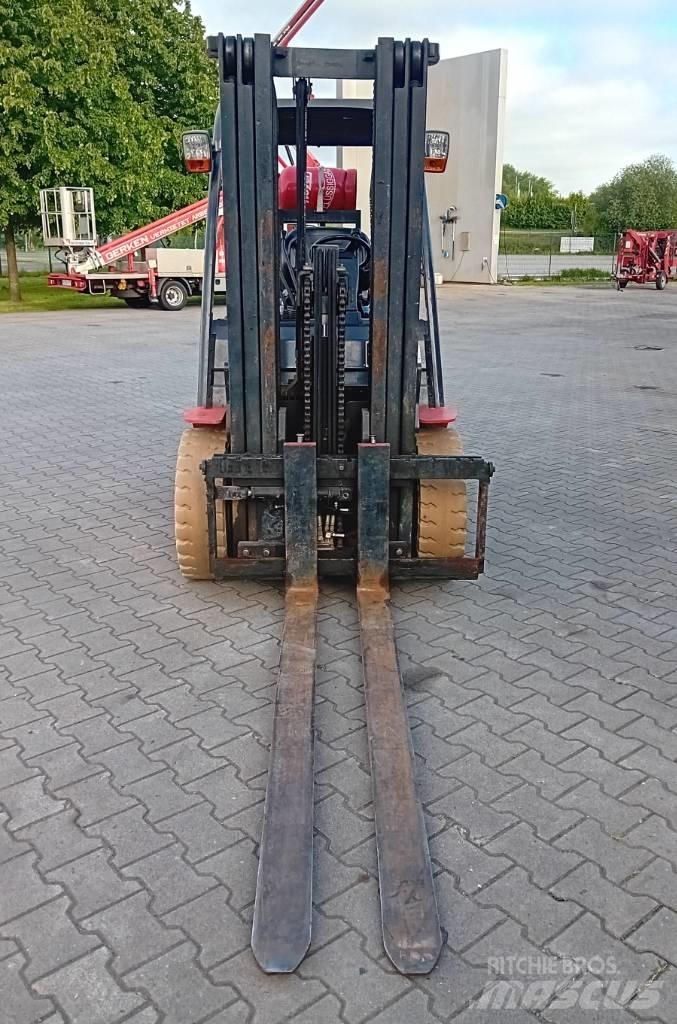 Manitou MI 30 G Chariots GPL