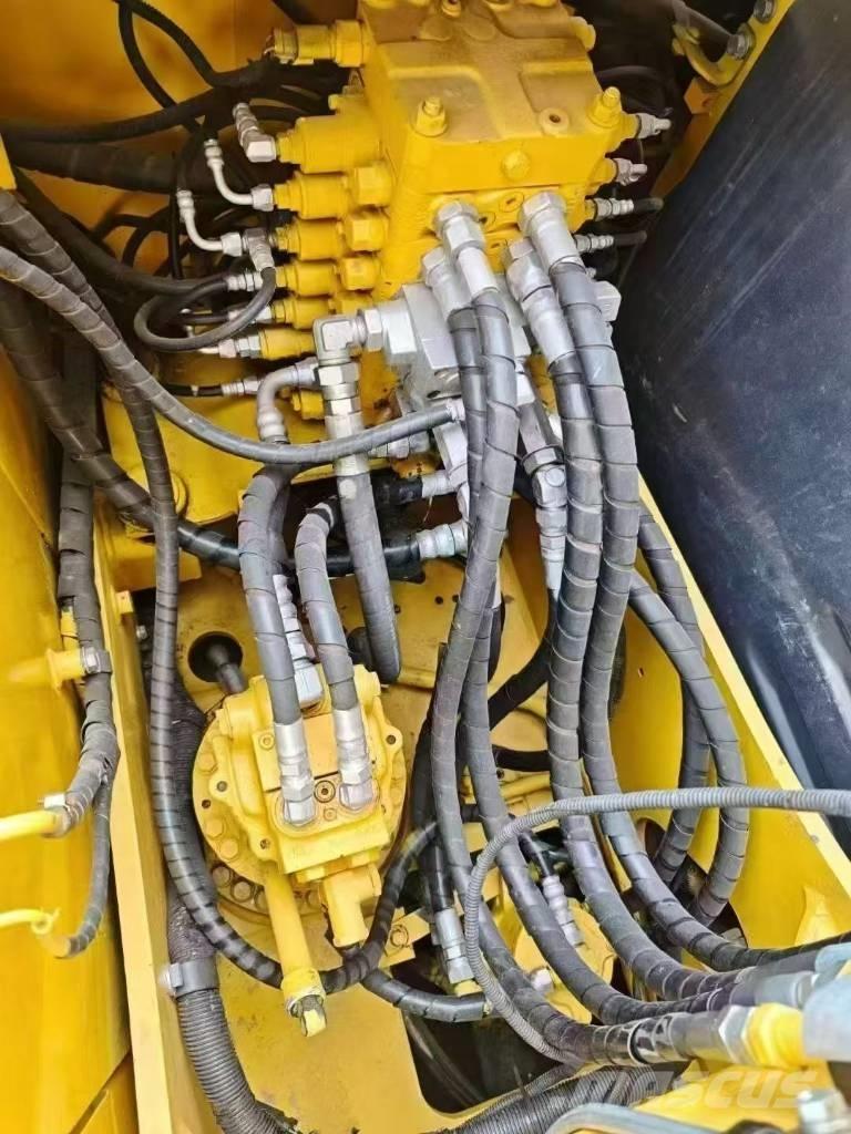 Komatsu 130-7 Pelle sur chenilles