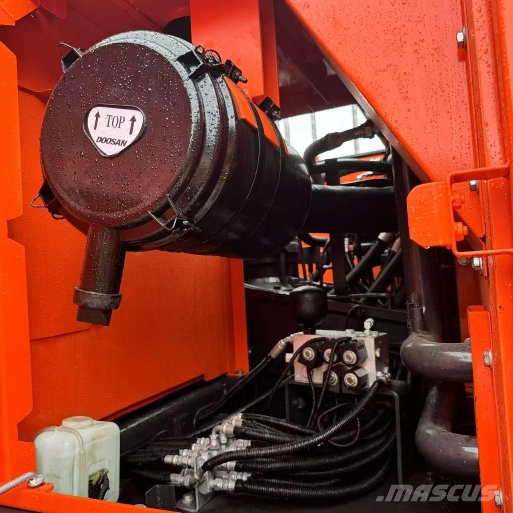 Doosan DX 225 LC Pelle sur chenilles