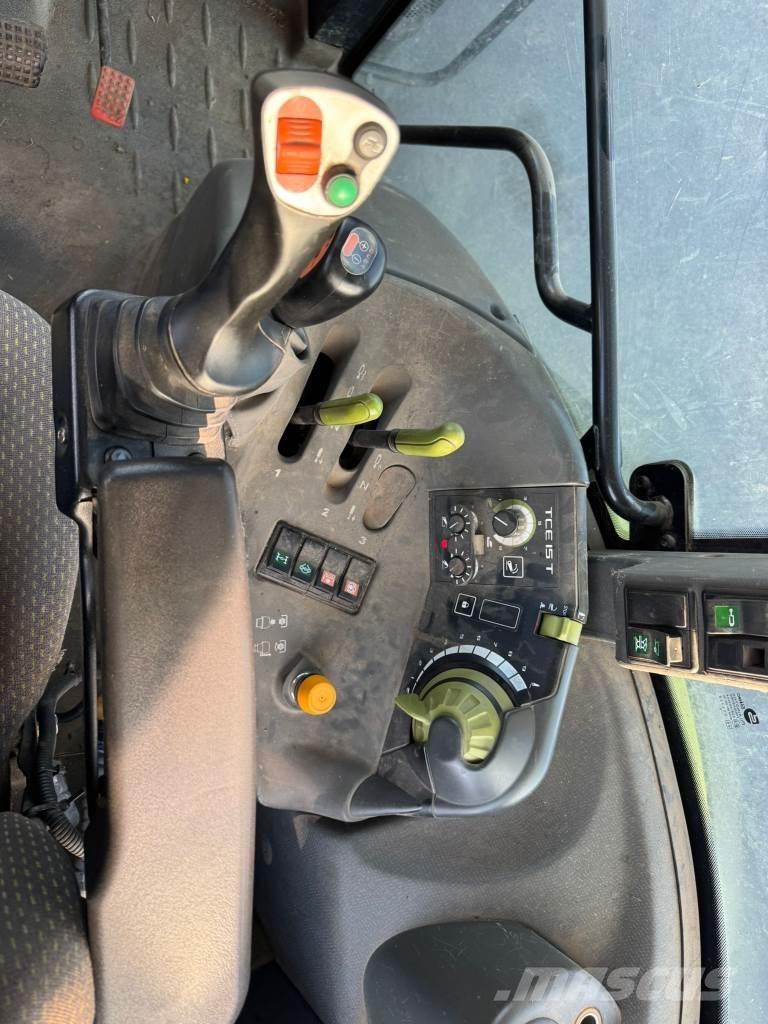 CLAAS ARION 420 Tracteur