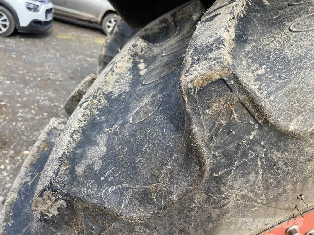 CLAAS ARION 420 Tracteur
