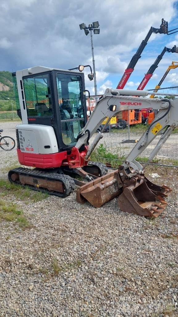 Takeuchi TB 23 R Mini pelle < 7t