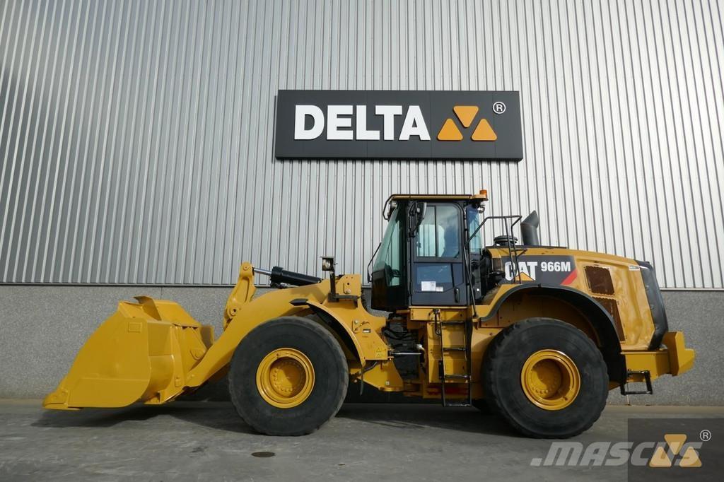 CAT 966M Chargeuse sur pneus