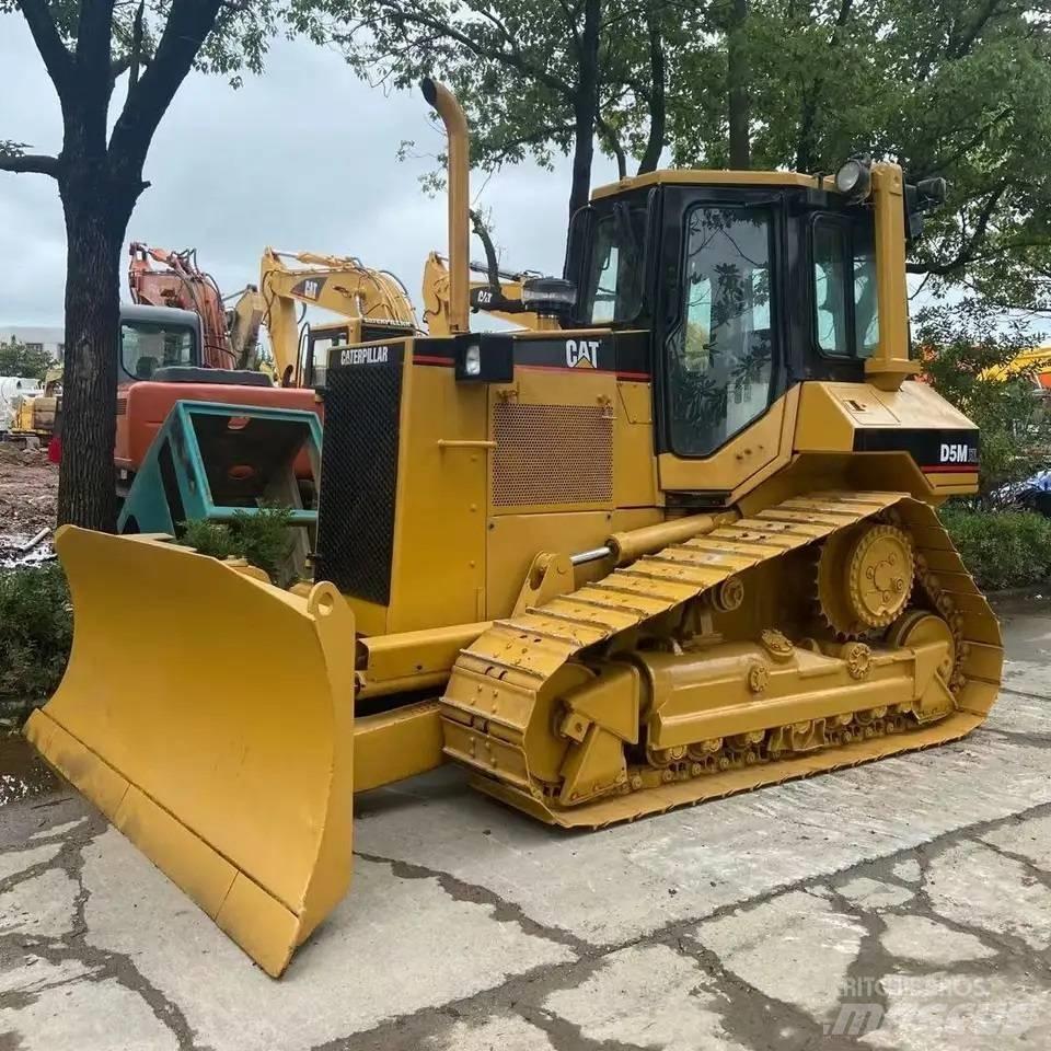 CAT D5M Bouteurs sur chenilles