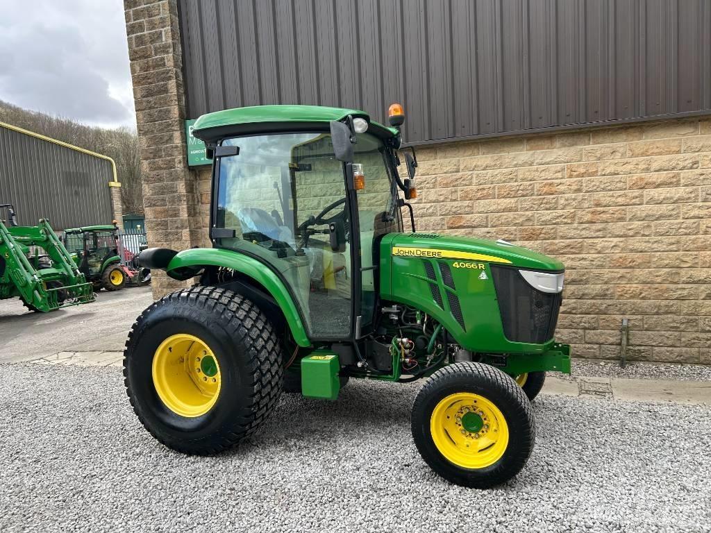 John Deere 4066R Tracteur