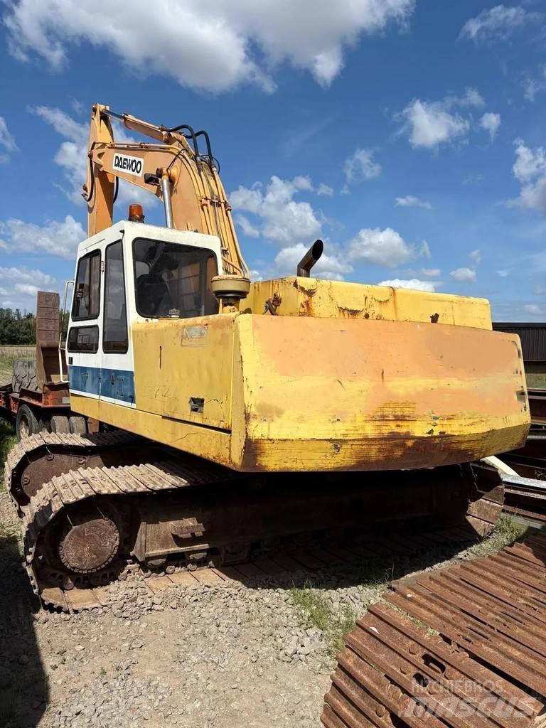 Daewoo DH 220LC Pelle sur chenilles