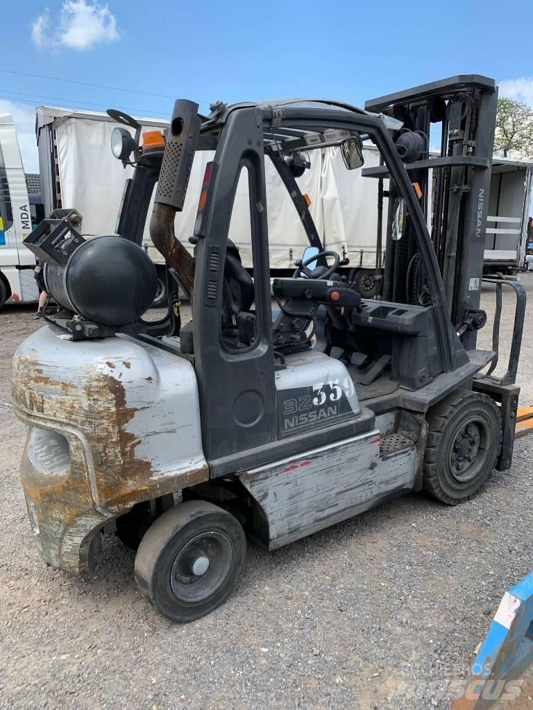 Nissan UG1D2A32LQ Chariots GPL