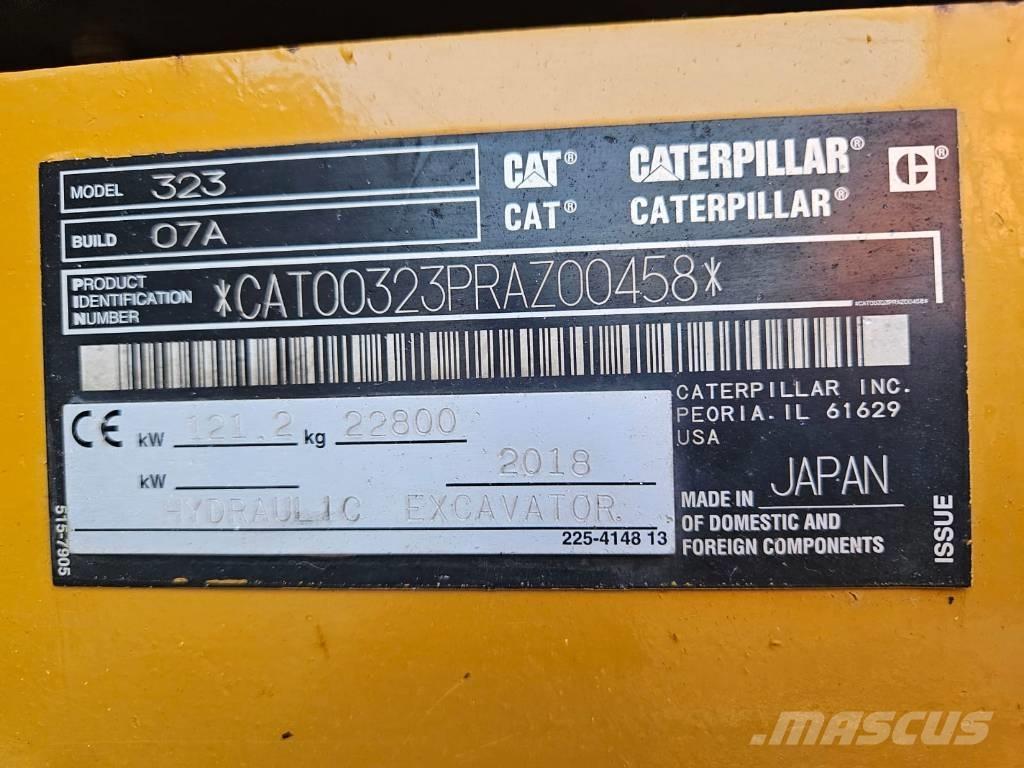 CAT 323 Pelle sur chenilles