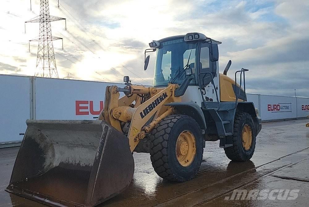 Liebherr L 528 Chargeuse sur pneus