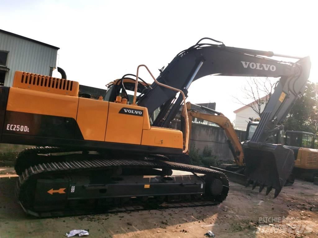 Volvo EC 250 D L Pelle sur chenilles