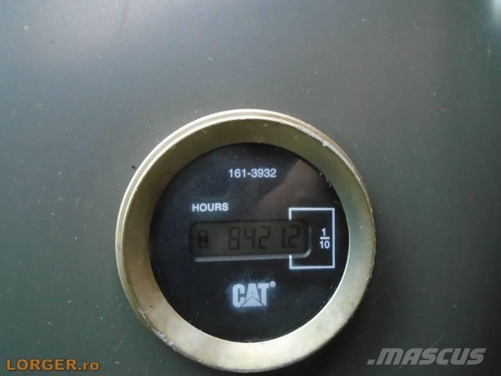 CAT 323 D Pelle sur chenilles
