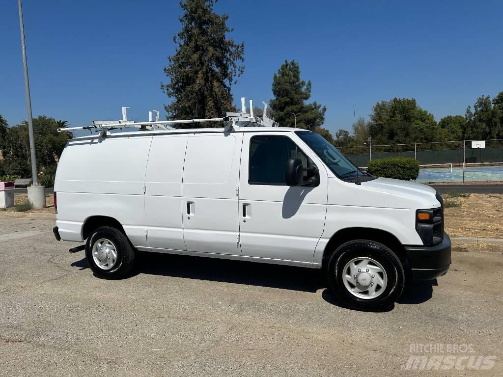 Ford E 250 Utilitaire
