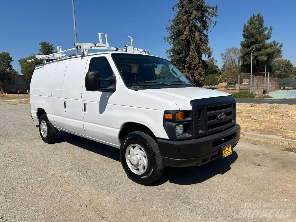 Ford E 250 Utilitaire