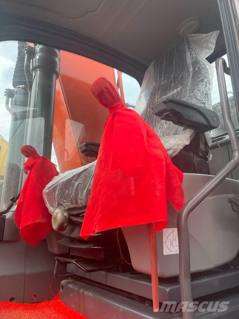 Doosan DX 225 Pelle sur chenilles