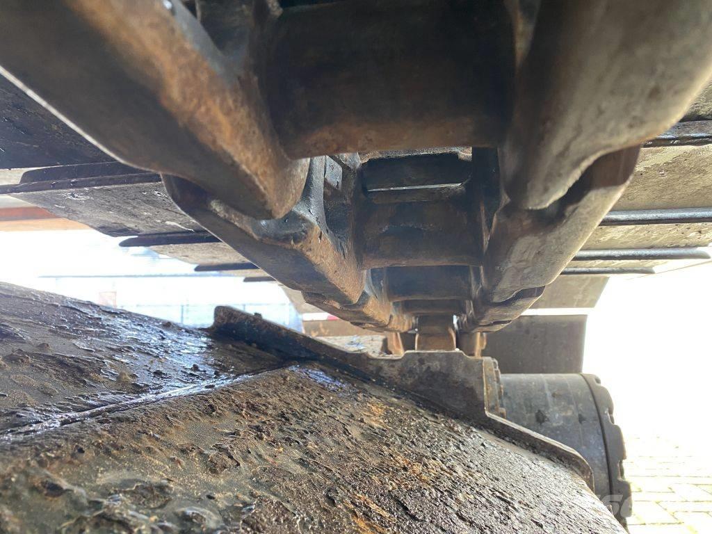 Hitachi ZX 180 LC-3 Pelle sur chenilles