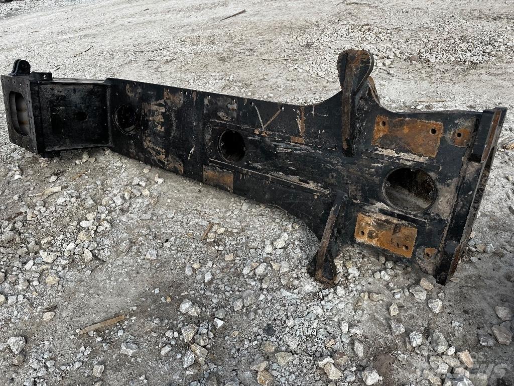 Komatsu 895 Châssis et suspension