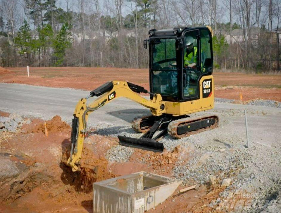 CAT 301.8 UTHYRES Mini pelle < 7t