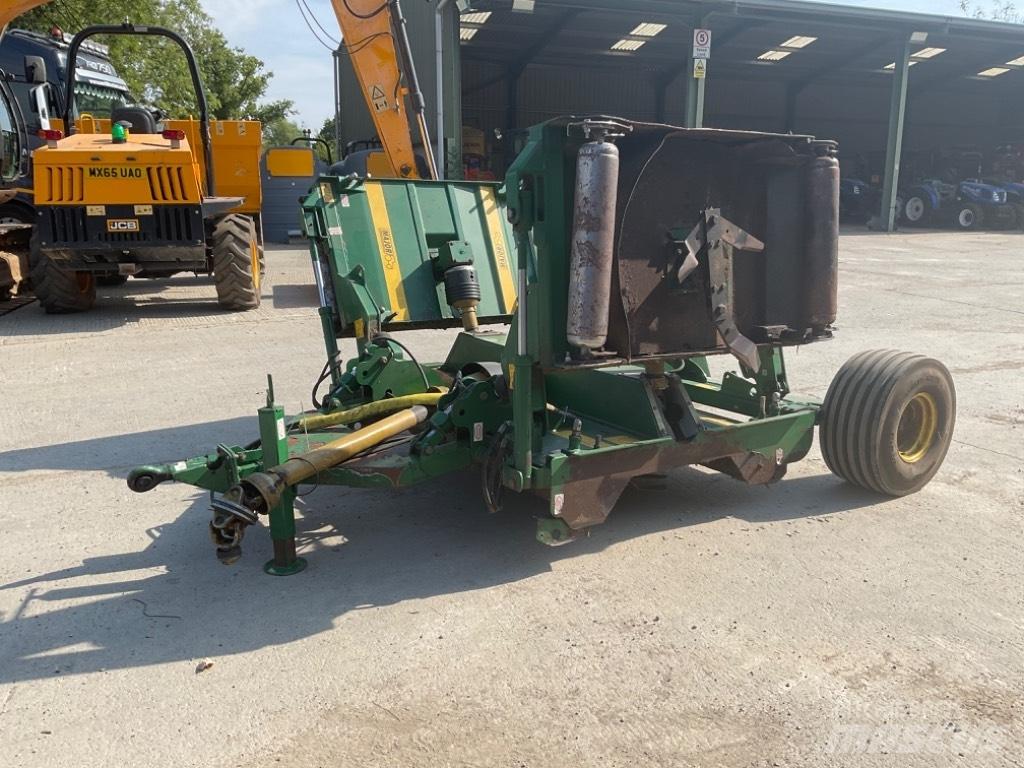Major 12000 GR Faucheuse