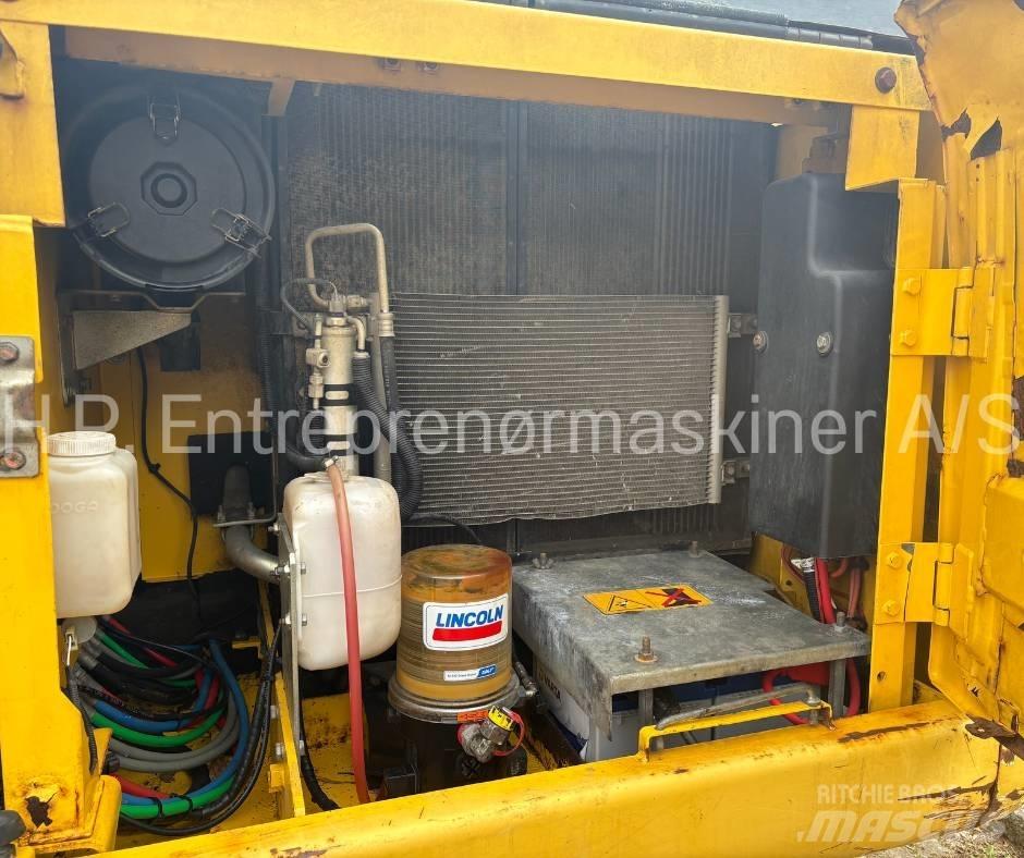 New Holland E 135 B Pelle sur chenilles