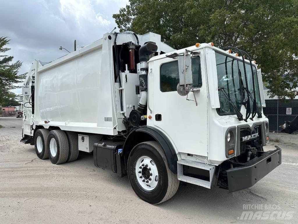 Mack MRU 613 Camion poubelle