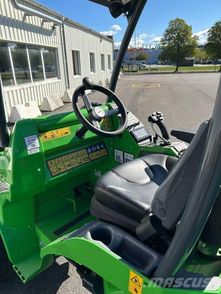 Avant 755 Chargeuse compacte
