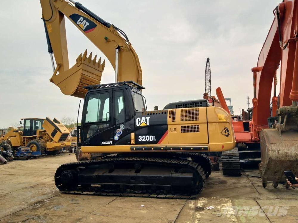 CAT 320D Pelle sur chenilles
