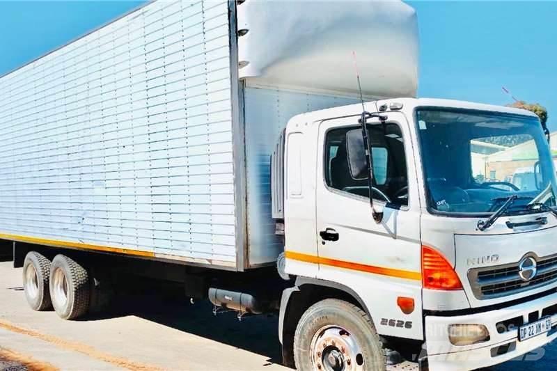 Hino 500 2626 Autre camion