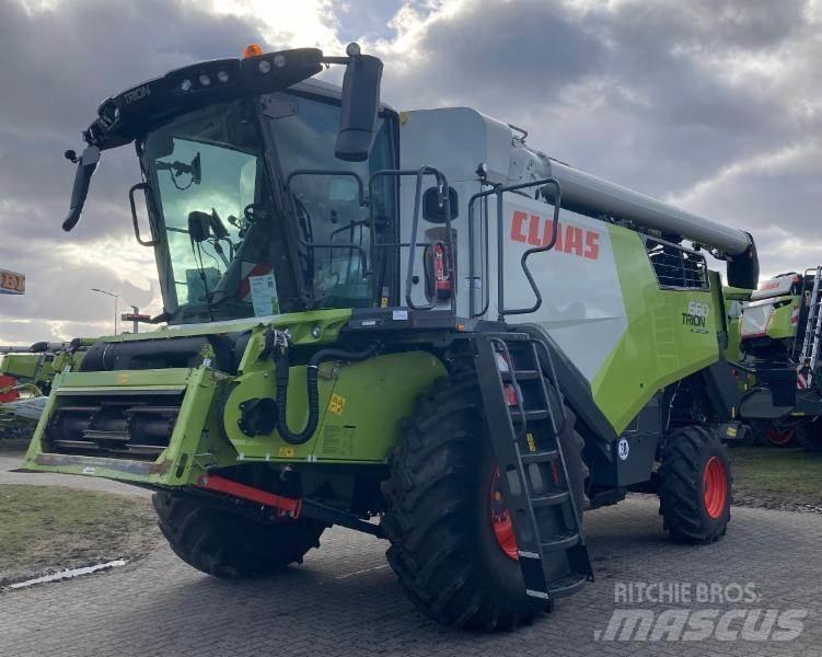 CLAAS TRION 660 Moissonneuse batteuse