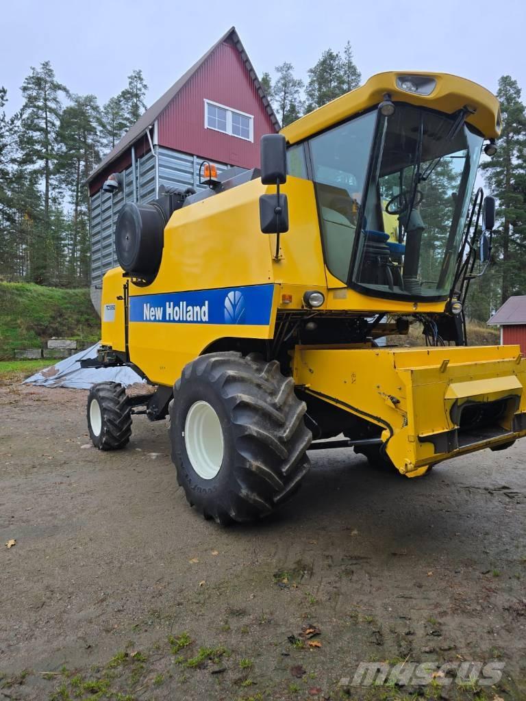 New Holland TC 5050 Moissonneuse batteuse