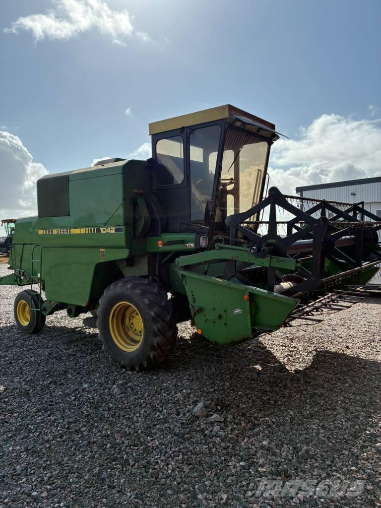 John Deere 1042 Moissonneuse batteuse