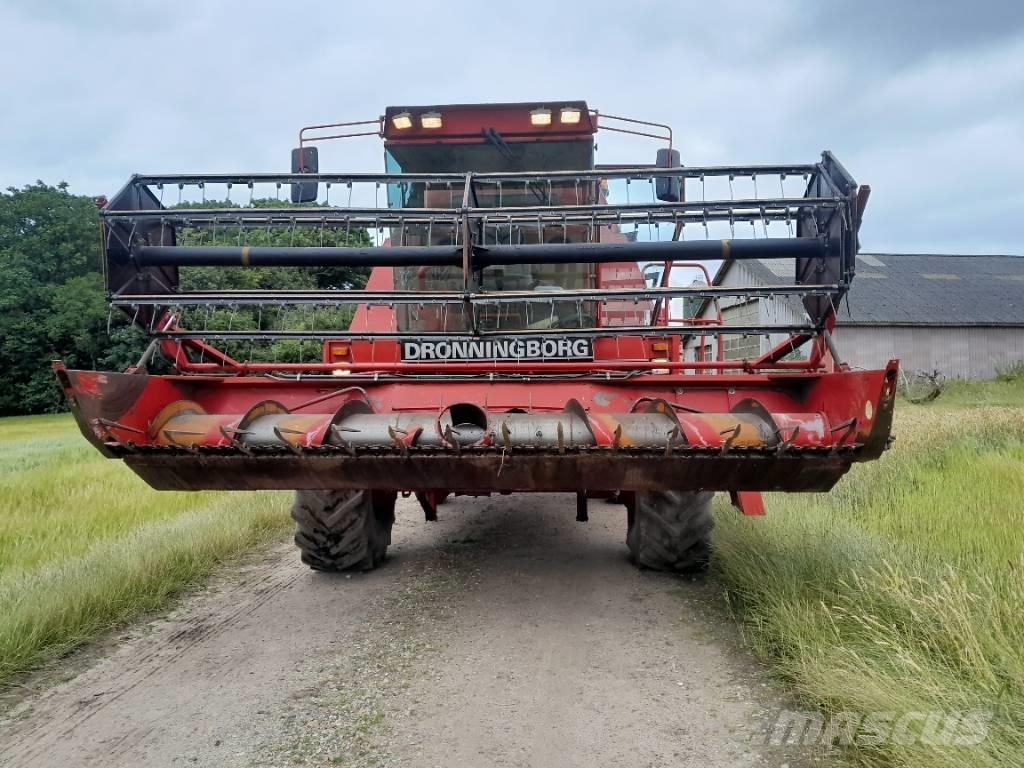 Dronningborg D 7500 Moissonneuse batteuse