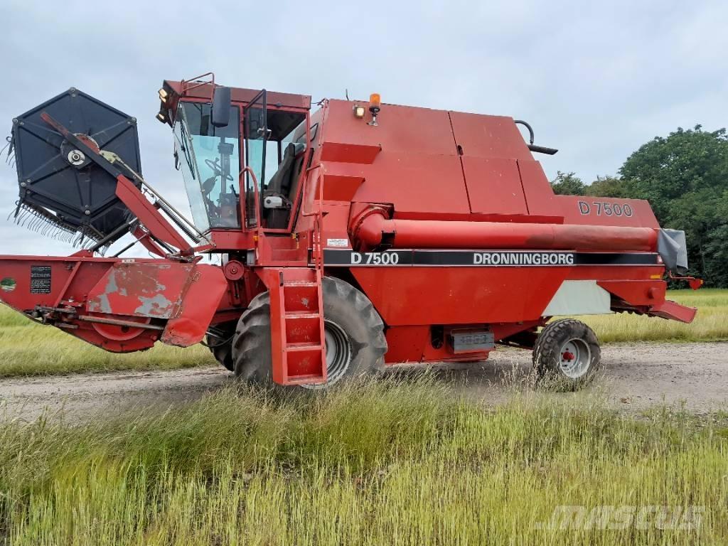 Dronningborg D 7500 Moissonneuse batteuse
