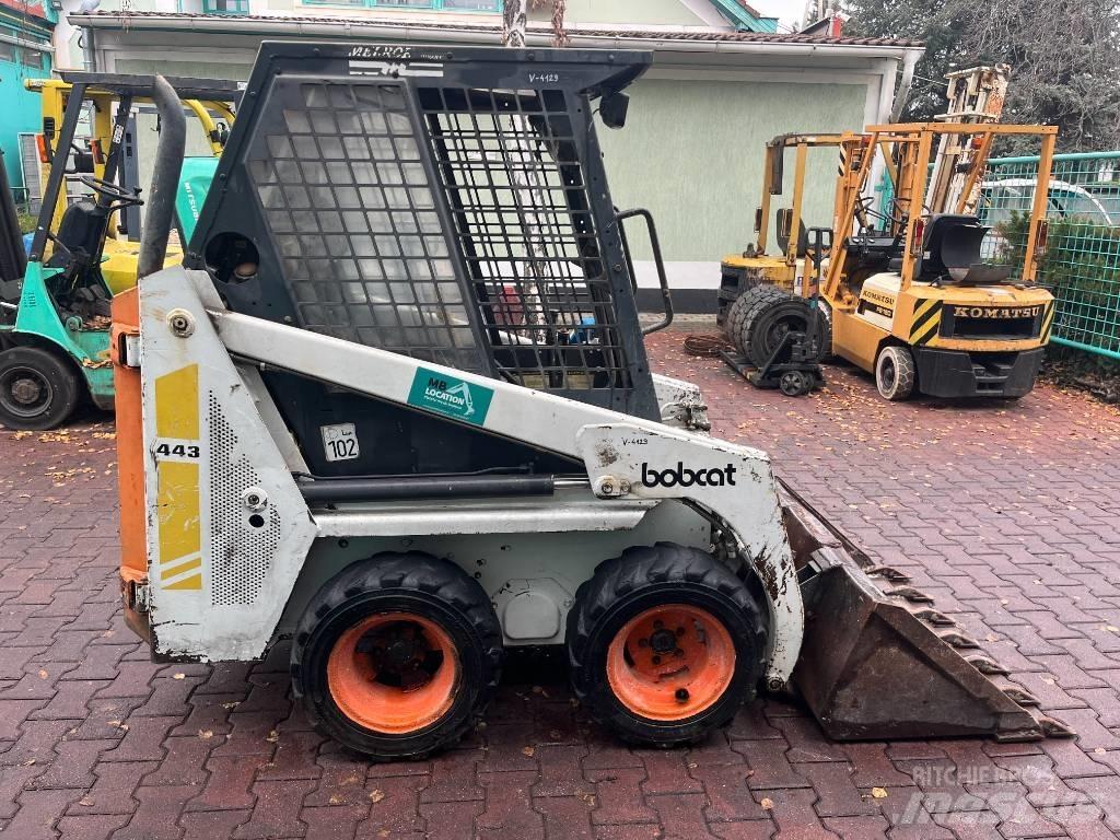 Bobcat 443    V-4129 Chariot télescopique