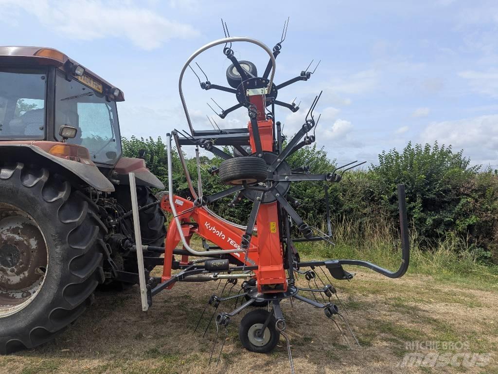 Kubota TE 6576 Accessoires pour machines à foin et à fourrage