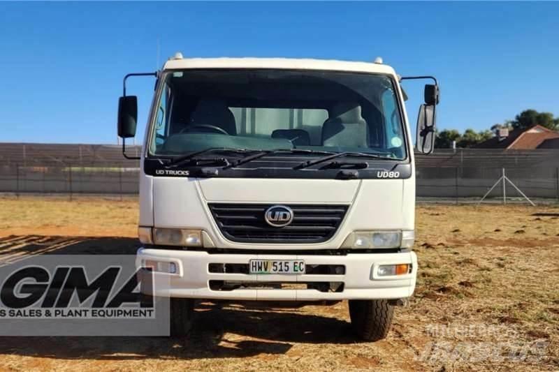 Nissan UD80 Autre camion