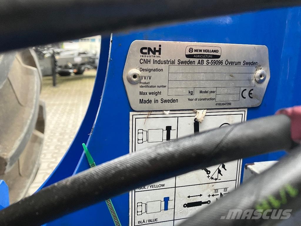 New Holland PM 4975H Charrue réversible