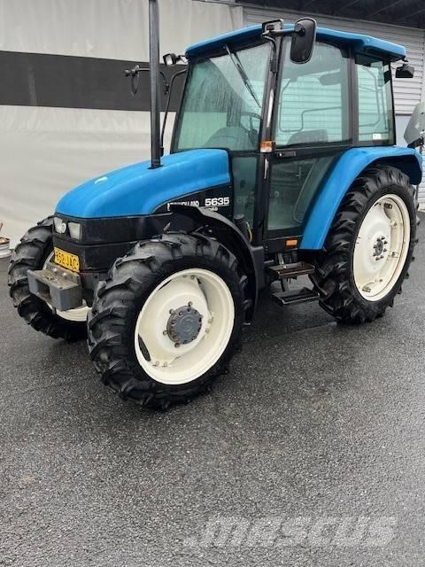 New Holland 5635 Tracteur