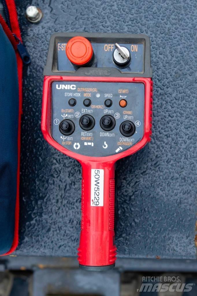 Unic URW-547 CDER Mini grue