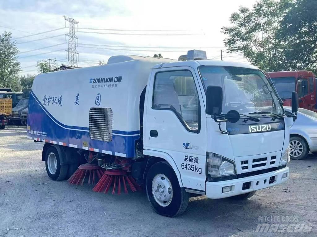 Isuzu 4K Camion balayeur