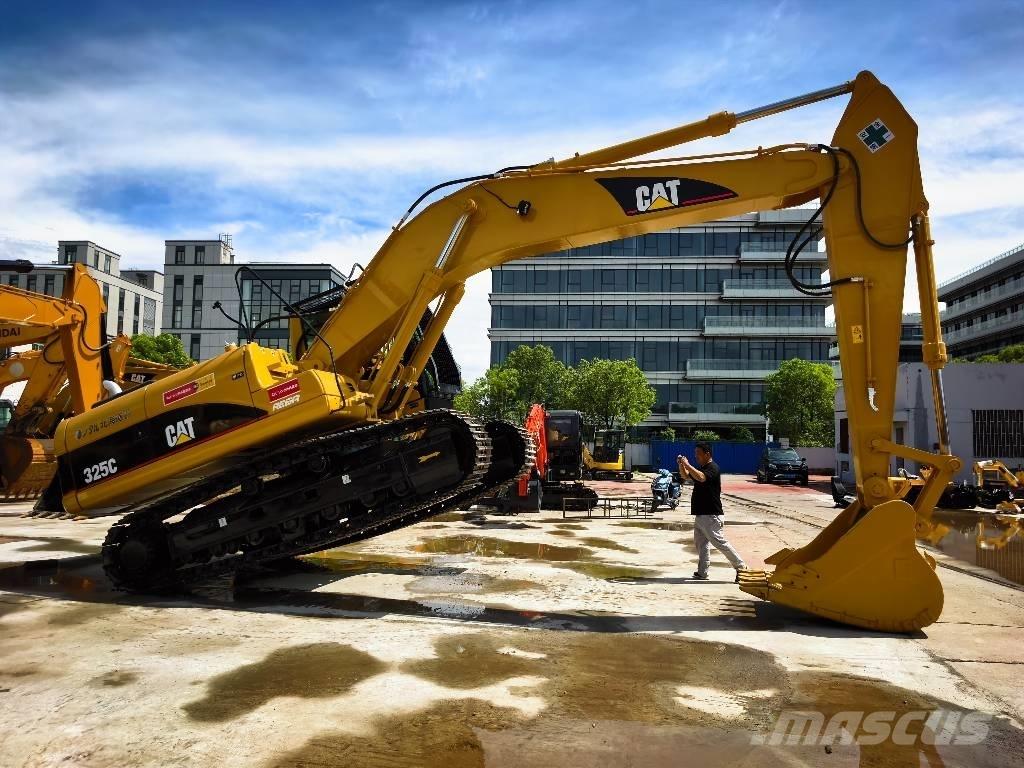 CAT 325 C Pelle sur chenilles
