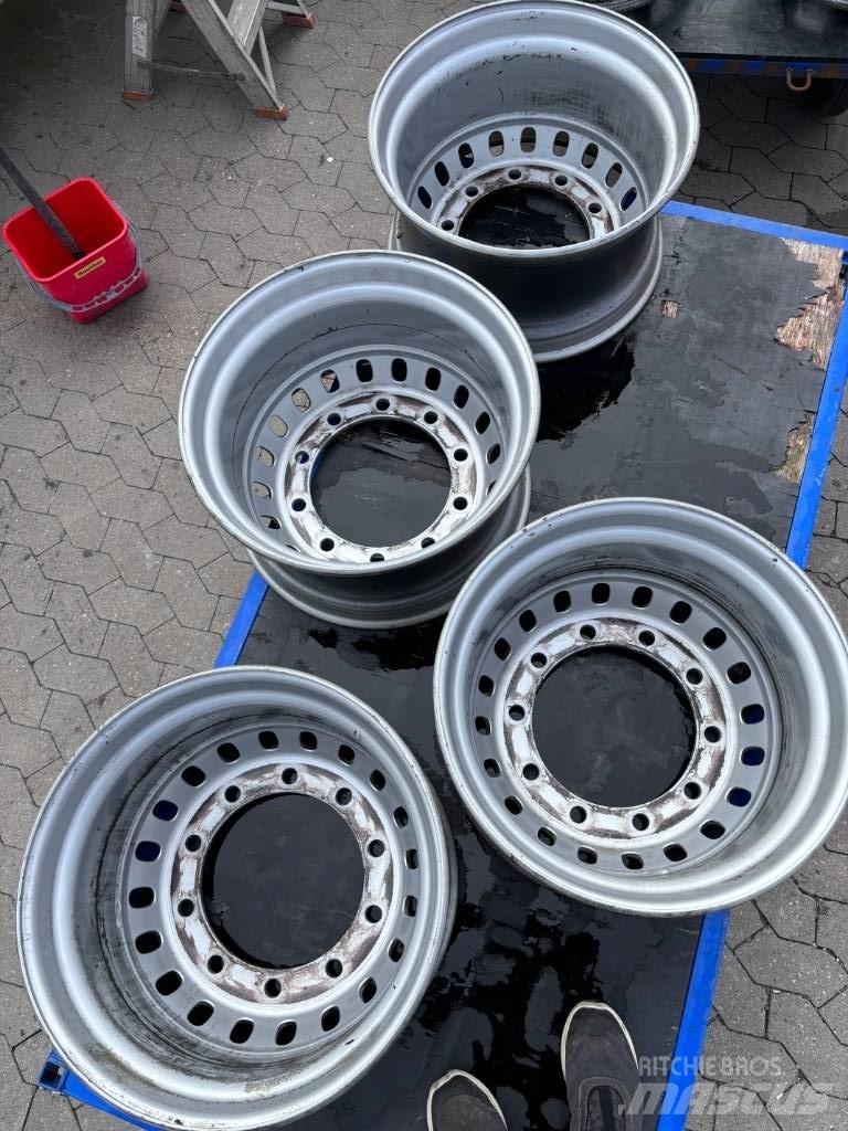 Scania P Pneus, roues et jantes