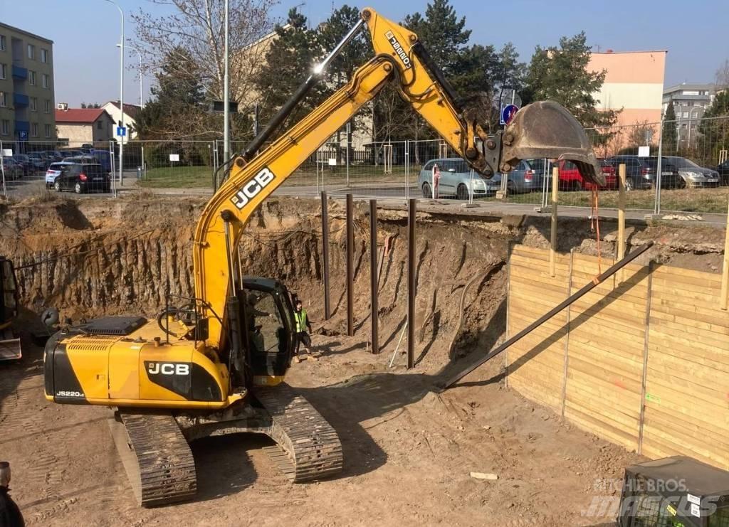 JCB JS 220 LC Pelle sur chenilles